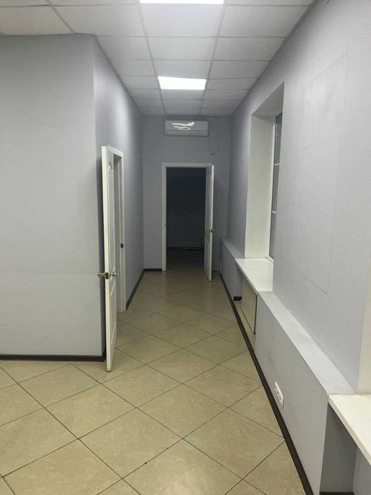 Здам в оренду комерційне приміщення в центрі міста (100–180 м²) 1й пов