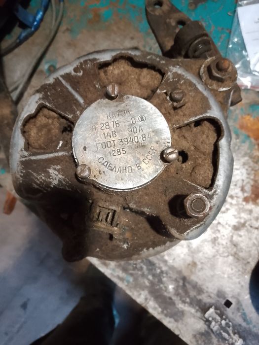 Автомобільний генератор Б/у