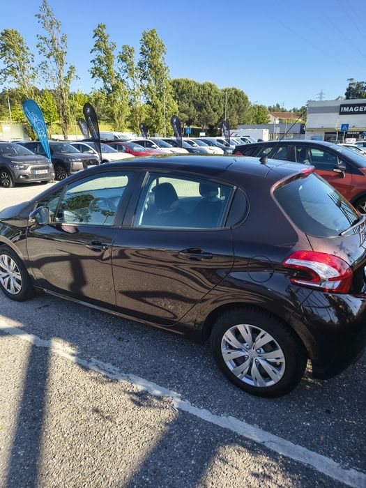 Peugeot 208 1.2 gasolina