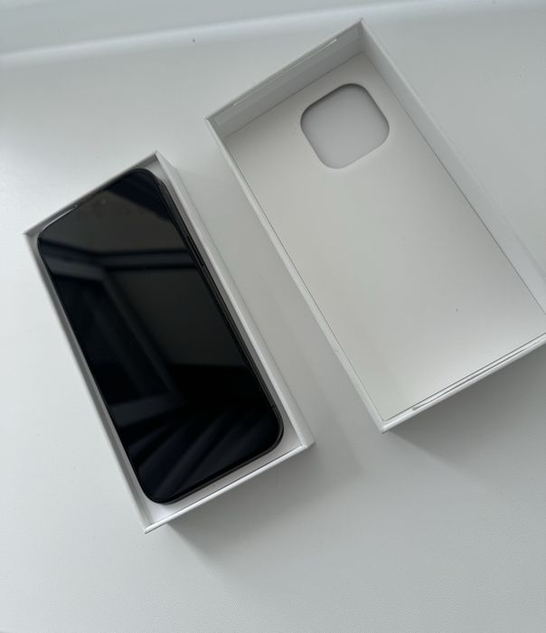 Продам iPhone 15 Pro Max 256GB Black Titanium