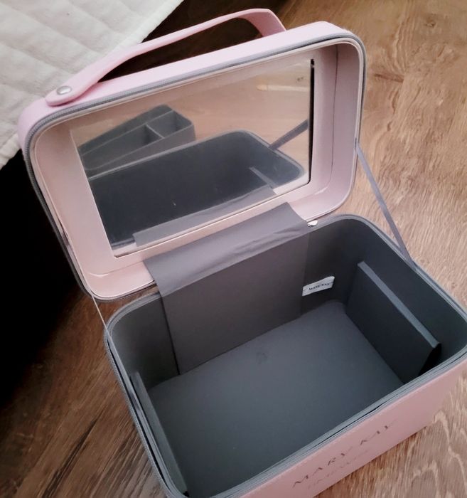 Продам шкатулку для прикрас фірми Mary Kay
