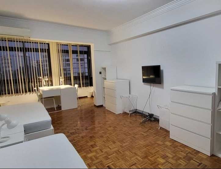 Quarto individual ou duplo Oeiras para estudantes, bem localizado, muita luz, ambiente sossegado