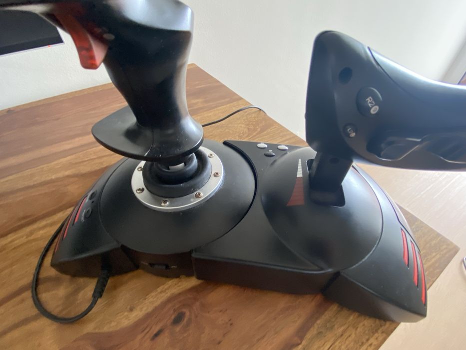Joystick Thrustmaster Flight Hotas X