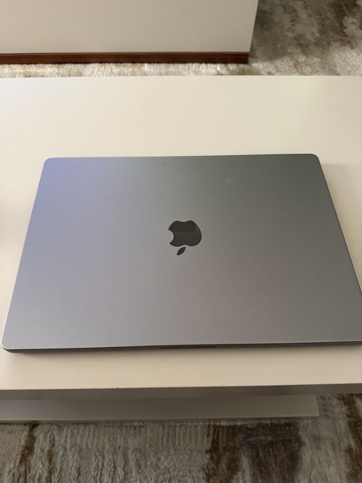 Macbook pro m1. De2021. 16 polegadas