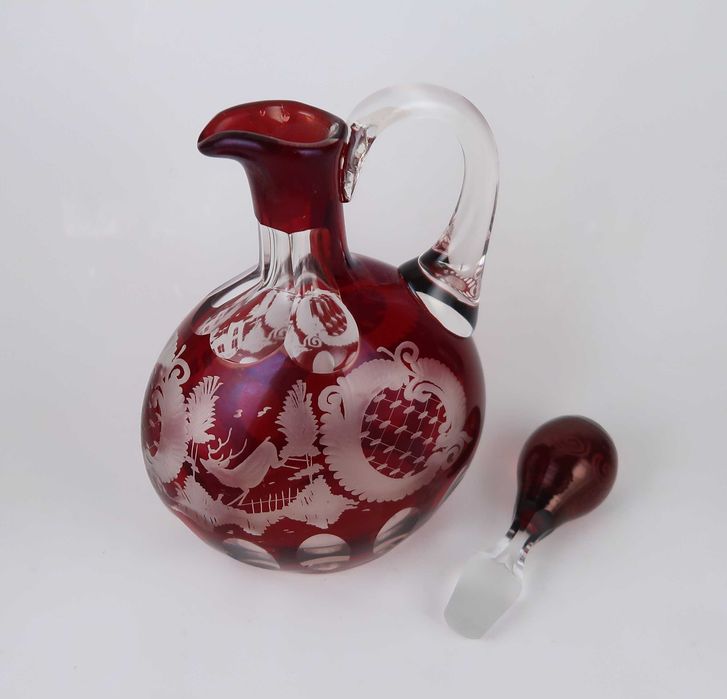 Garrafa de vidro Bohemia vermelho rubi