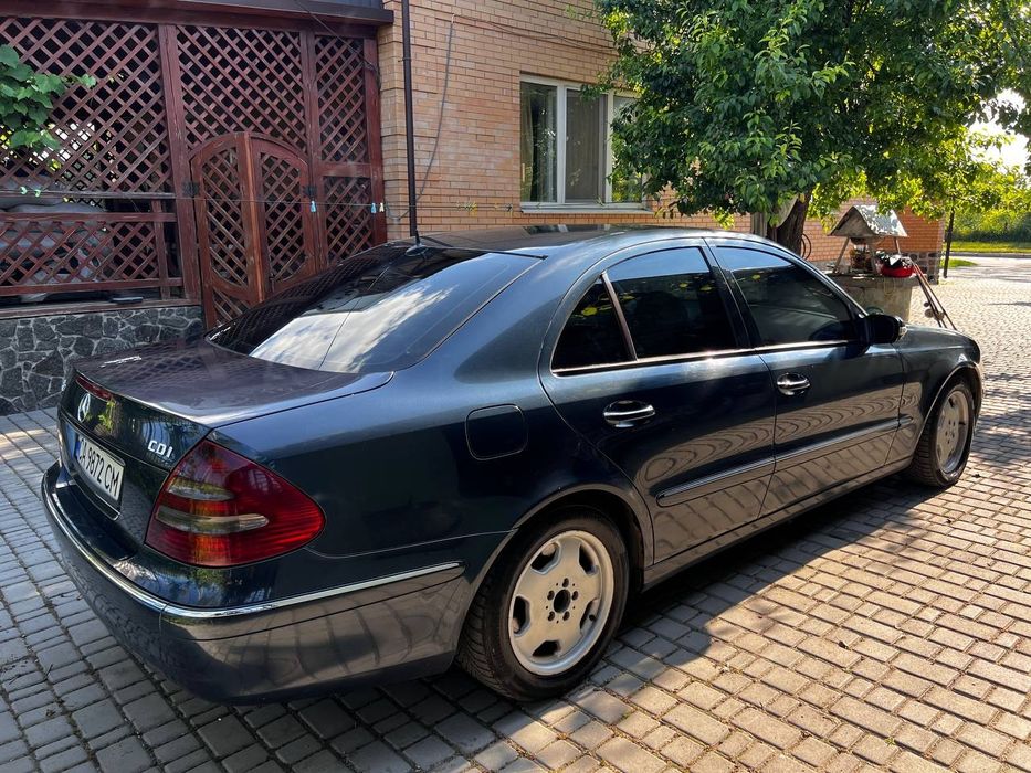 Mercedes W211 E270