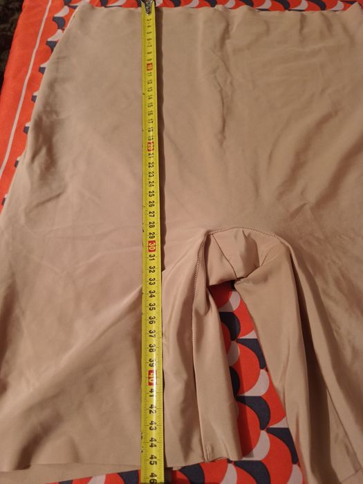 Modelujące sylwetkę majteczki