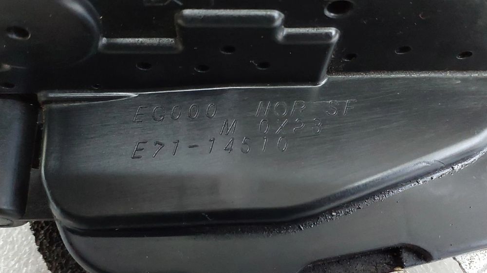 Fechadura / fecho porta trás direito NISSAN Leaf EV (ZE0)
