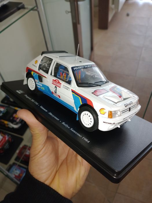 Miniatura Peugeot 205 T16  1985