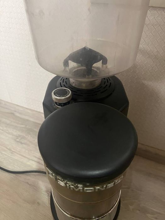 Кофемолка Simonelli