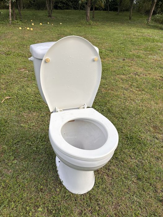 Kompakt WC Durasan – biały, stan bardzo dobry (muszla + spłuczka)