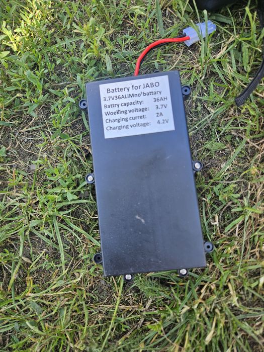 Łódka zanętowa JABO-2AG GPS 12h pływania