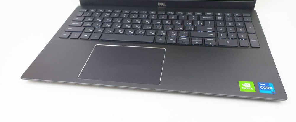 Dell Vostro 5502 i7-1165G7 16Gb 500SSD Full HD IPS GeForce MX330