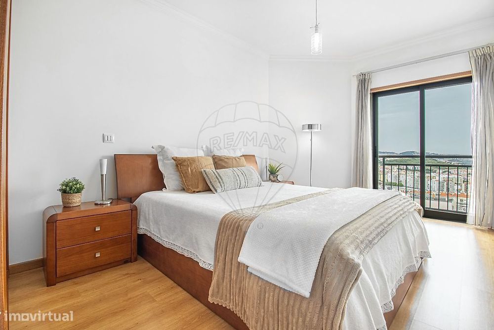 Apartamento T4 para arrendamento
