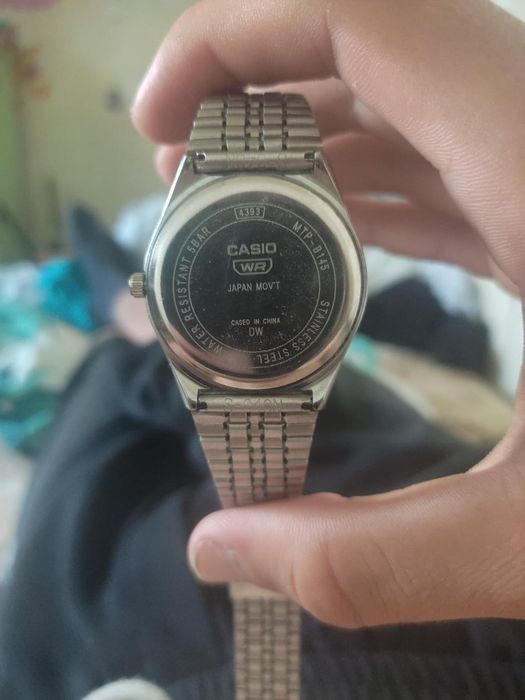 Годинник casio B145