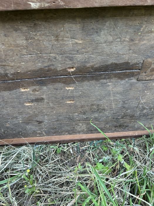 Mesa de centro com colunas em pau santo