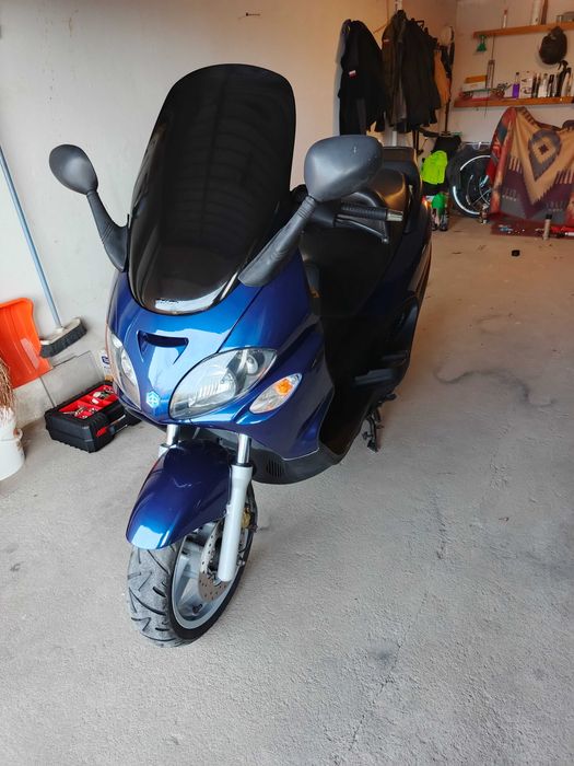 Skuter Piaggio X9 125 cm