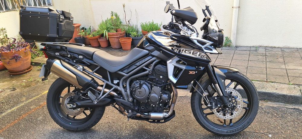 Triumph Tiger 800 XRX Low como nova com apenas 3.900 kms - Pneus novos