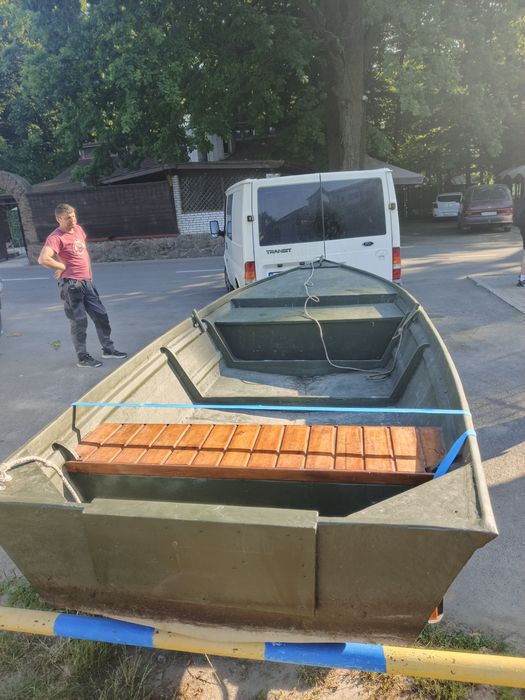 Продам човен склопластиковий