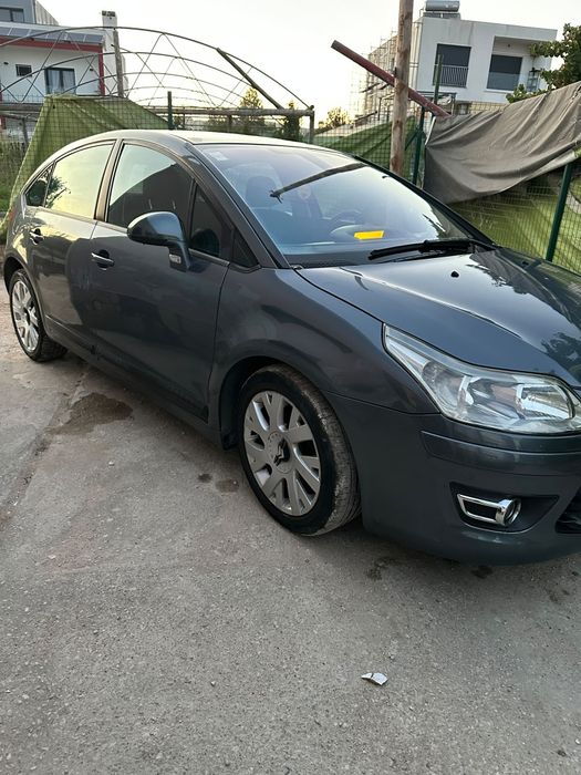 Citroen C4 2007 bem estimado