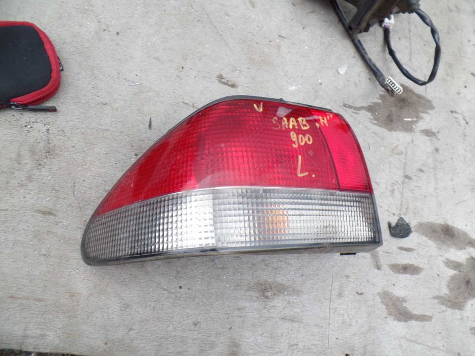 Kwi6 Lampa tylna lewa saab 900 HB w błotnik wysyłka