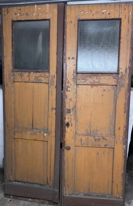Stare drzwi wejściowe