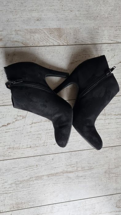 Buty, botki czarne, zamszowe, kozaczki szpilki rozmiar 35