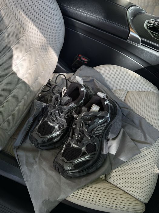 Продам Balenciaga 6xl