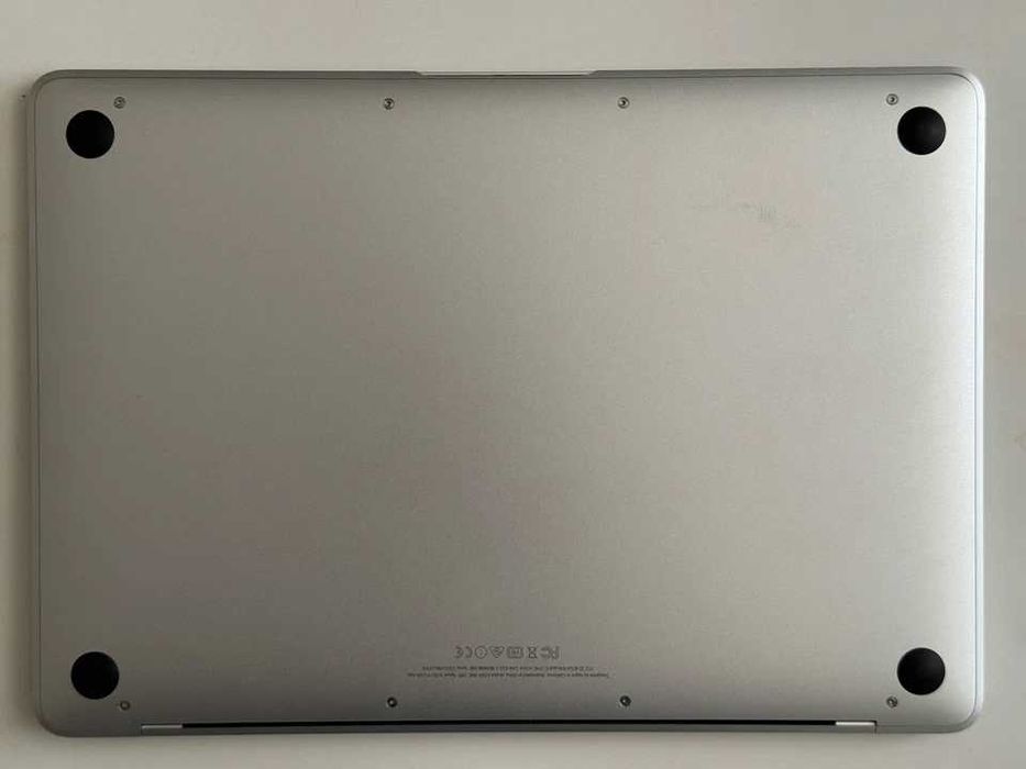MacBook Pro 2016 – 8 GB RAM / SSD 256 GB – Excelente Funcionamento