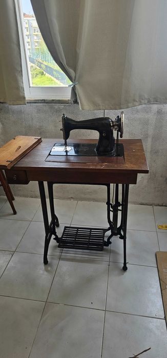 Maquina de costura vintage de 1924