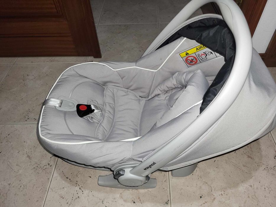 Trio bebecar (carrinho, ovo e alcofa)