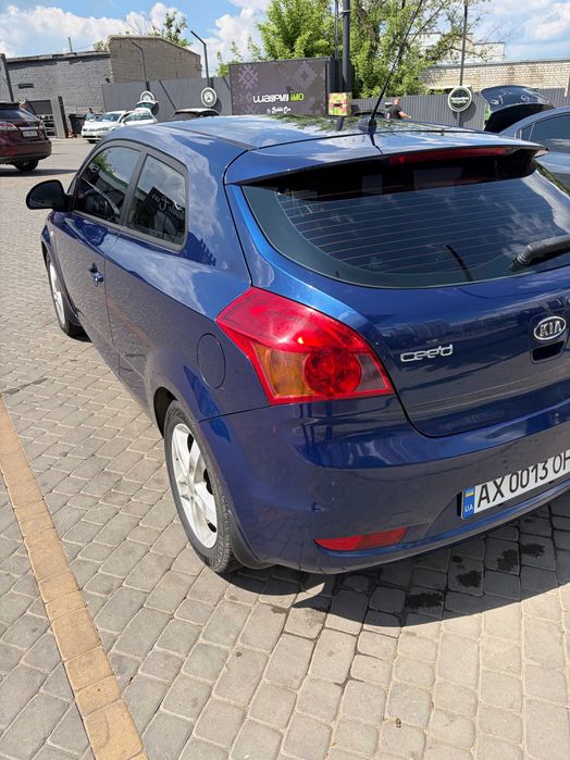 Автомобіль Kia Ceed 2008 (ProCeed)