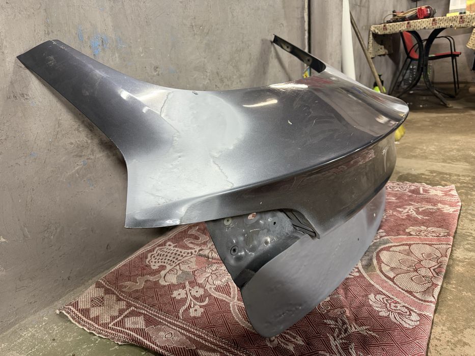 Крышка багажника Tesla 3