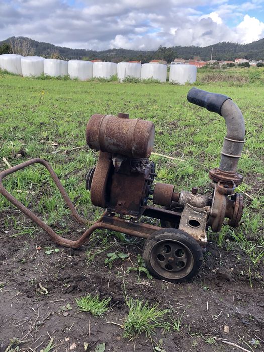 Para venda variadade de velherias