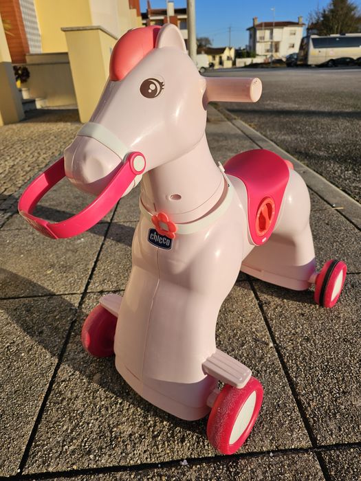 Cavalo interativo Chicco
