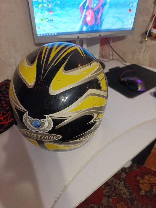 Продам мотошлем в хорошем состоянии