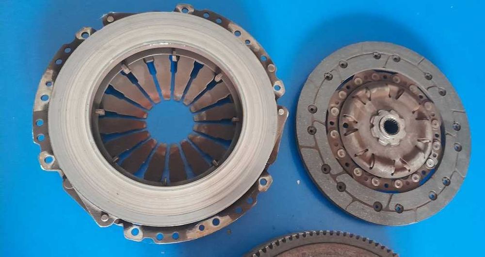 Sprzegło tarcza koło dwumasowe Fiat Grande Punto 1.3 Multijet 90 KM