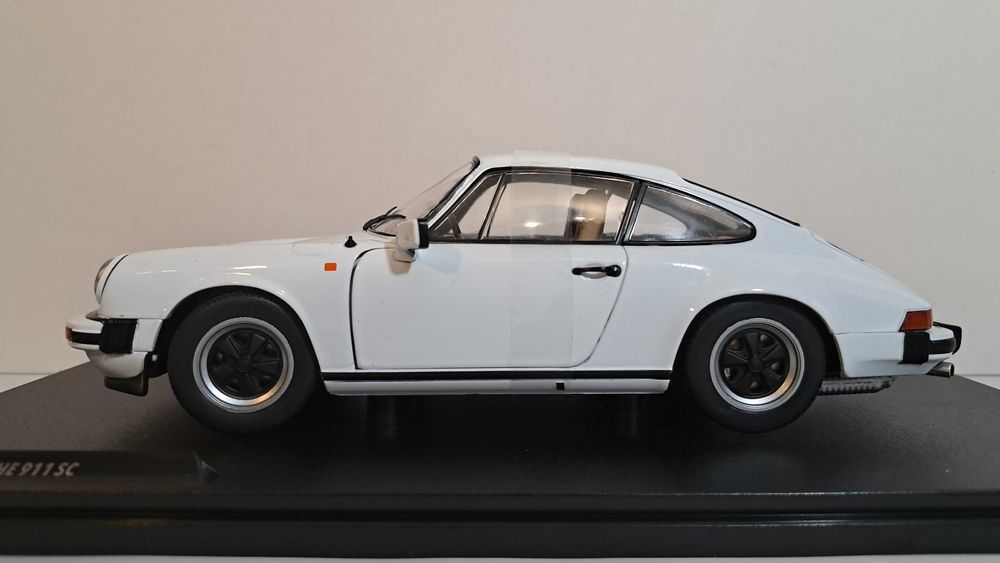 1/18 Porsche 911 SC br- Solido