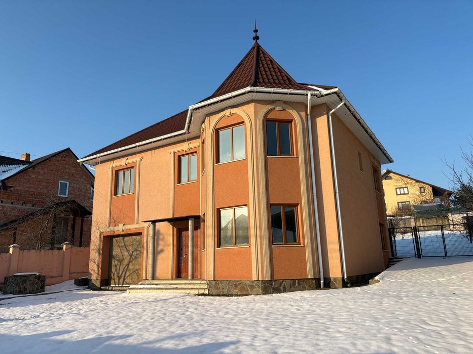 Продаж будинку, 2-а поверхи, 8 кімнат