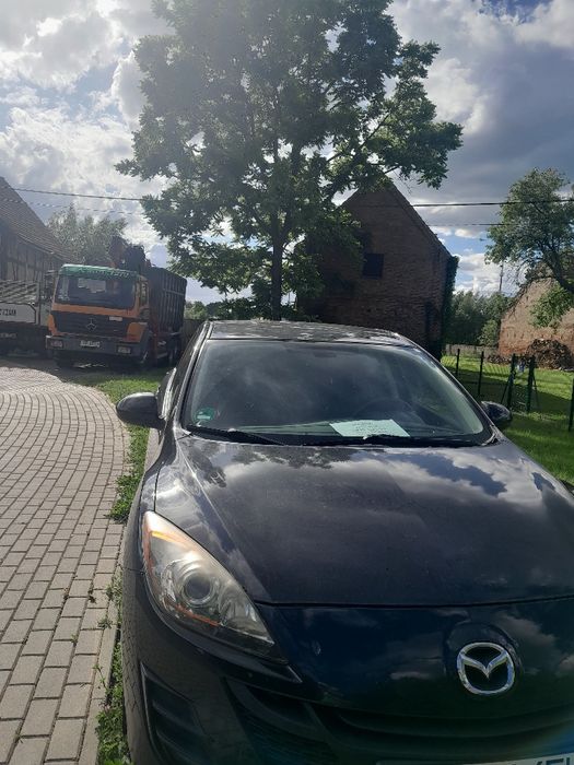 Sprzedam auto MAZDE 3 2011