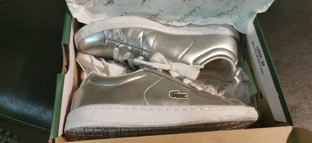 Sapatilhas lacoste tamanho 31, igual a novo