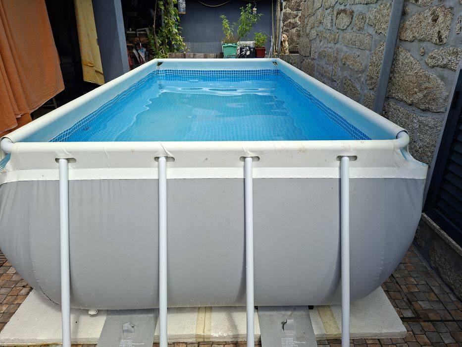 Piscina intex 400x200x100 bom estado
