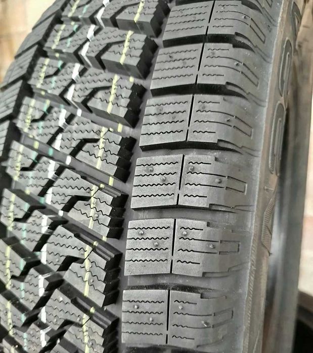 Гарні зимові Шини 2025р - Lassa Wintus 2 235/65 R16C 121/119N