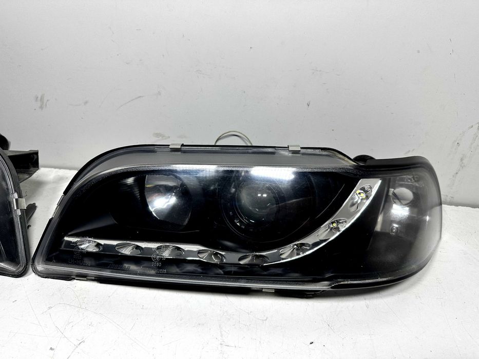 Lampy przód Volvo S40  V40 LED BLACK diodowe komplet