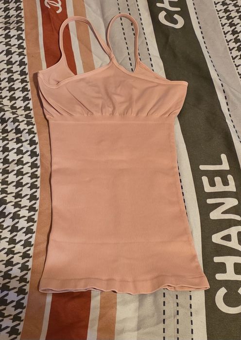 Top wyszczuplający i modelujacy