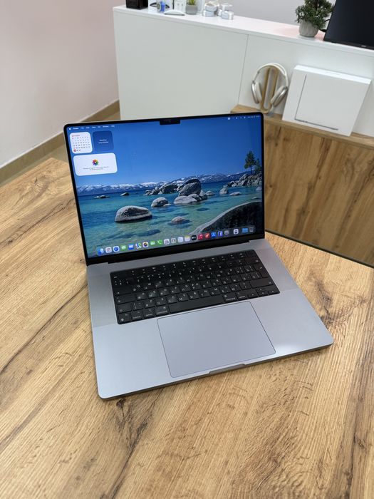 Macbook Pro 16 дюймів 16/512Гб, присутня гарантія