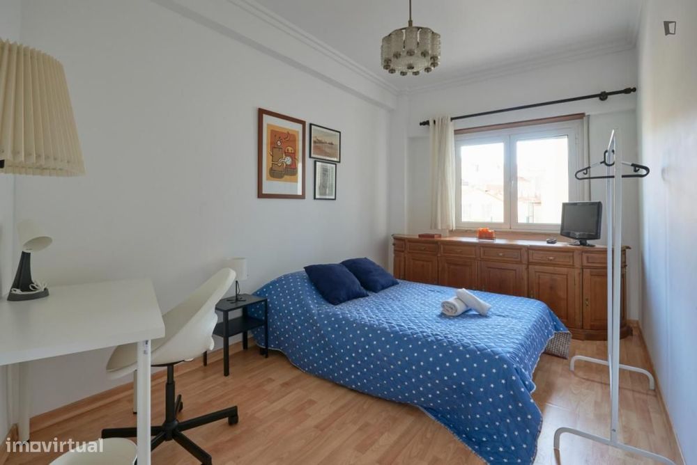 Quarto - localizado em Entrecampos Lisbon