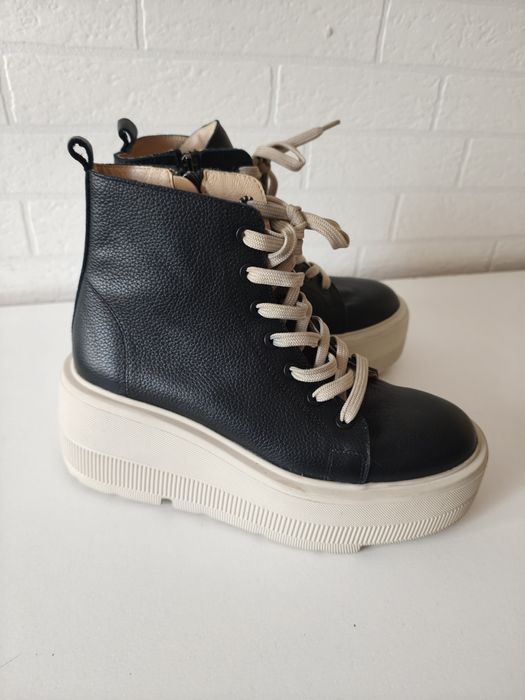 Sneakersy na platformie