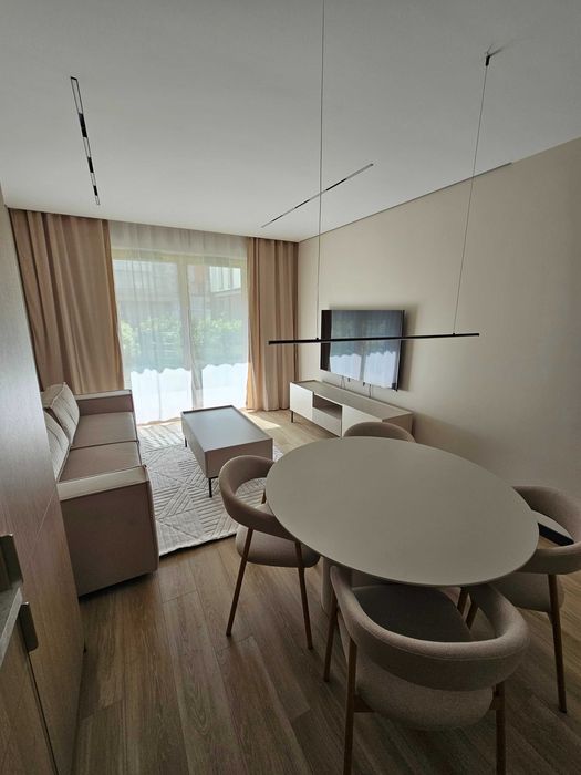 Luksusowy NOWY apartament z ogródkiem nad morzem Rok budowy 2025