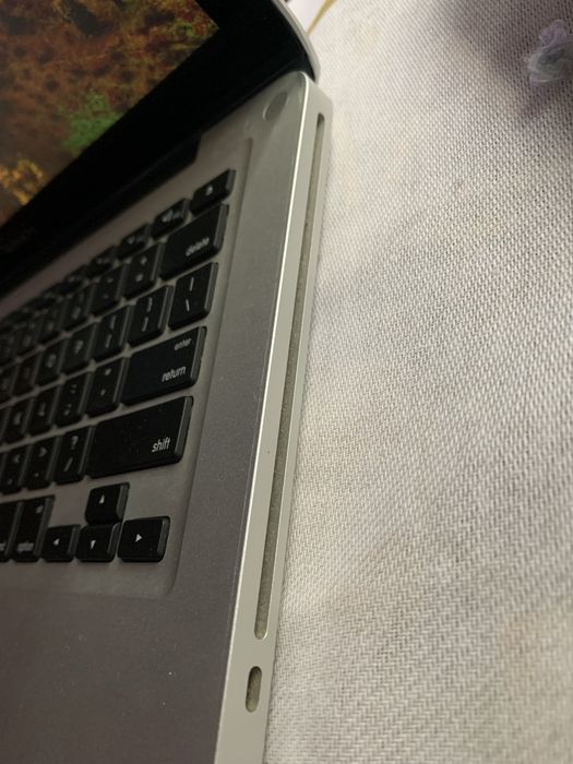 Macbook pro late 2011 13 polegadas com firewire e leitor de CD451855056414986243
